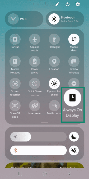 Toggling the Always On Display setting through Samsung's Quick Settings menu